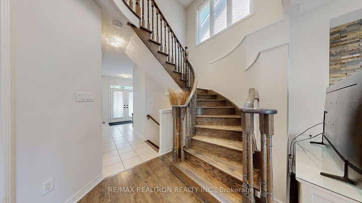 Photo 12 at 70 Albright Crescent, Jefferson, Richmond Hill
