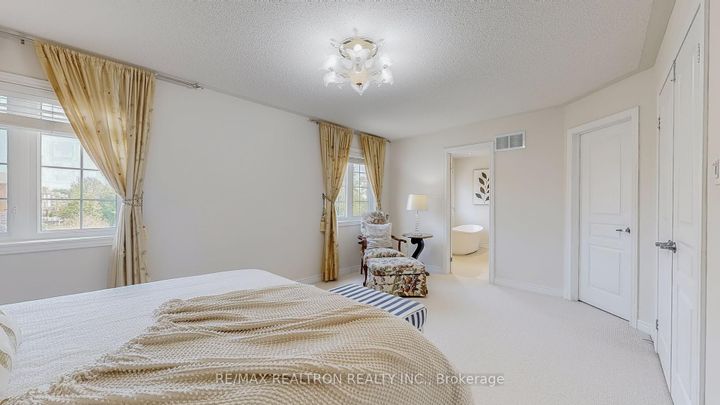 Photo 14 at 70 Albright Crescent, Jefferson, Richmond Hill