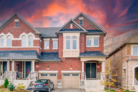 Photo 1 at 94 Drizzel Crescent, Oak Ridges, Richmond Hill