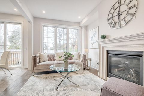 Photo 10 at 94 Drizzel Crescent, Oak Ridges, Richmond Hill