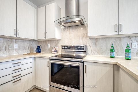 Photo 15 at 94 Drizzel Crescent, Oak Ridges, Richmond Hill