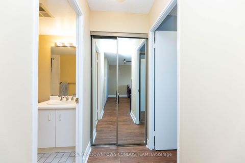 Photo 11 at 2213 - 44 St Joseph Street, Bay Street Corridor, Toronto