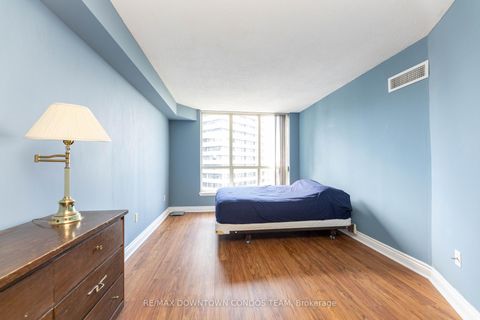 Photo 14 at 2213 - 44 St Joseph Street, Bay Street Corridor, Toronto