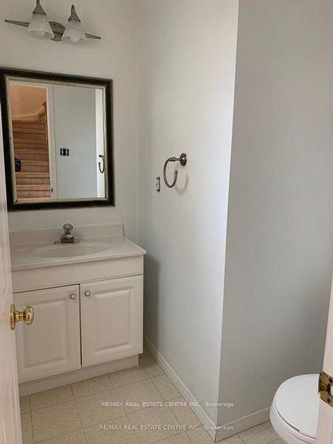 Photo 7 at 14 Lindsay Court, 400 North, Barrie