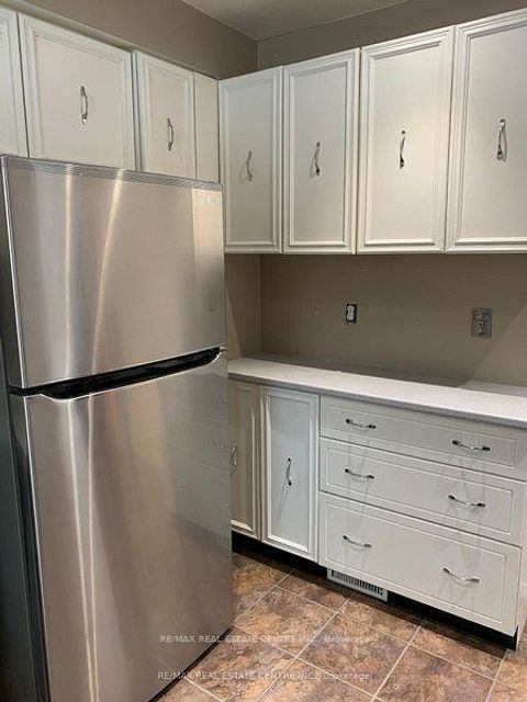 Photo 10 at 14 Lindsay Court, 400 North, Barrie