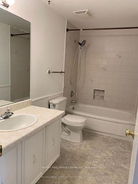 Photo 14 at 14 Lindsay Court, 400 North, Barrie Photo 14 at 14 Lindsay Court, 400 North, Barrie