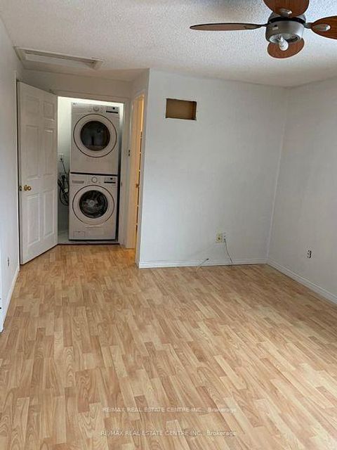 Photo 17 at 14 Lindsay Court, 400 North, Barrie
