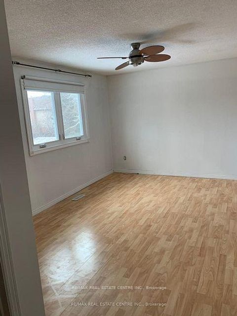 Photo 18 at 14 Lindsay Court, 400 North, Barrie