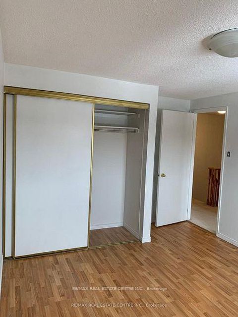 Photo 21 at 14 Lindsay Court, 400 North, Barrie