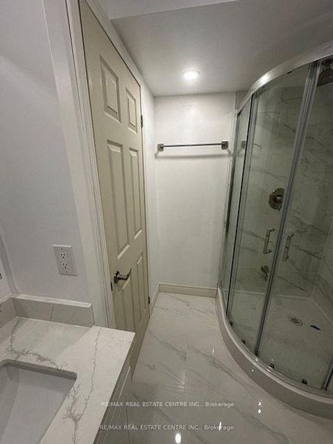 Photo 22 at 14 Lindsay Court, 400 North, Barrie