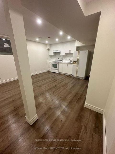 Photo 26 at 14 Lindsay Court, 400 North, Barrie