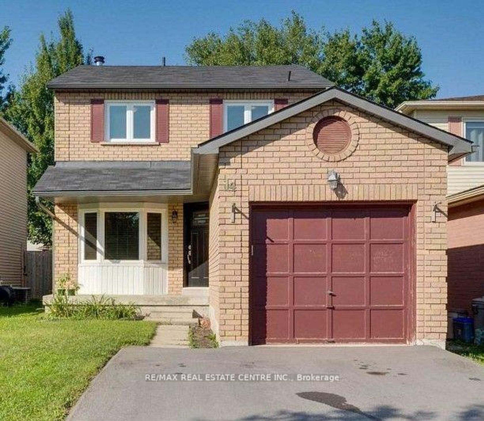 14 Lindsay Court, 400 North, Barrie photo 1 14 Lindsay Court, 400 North, Barrie photo 1