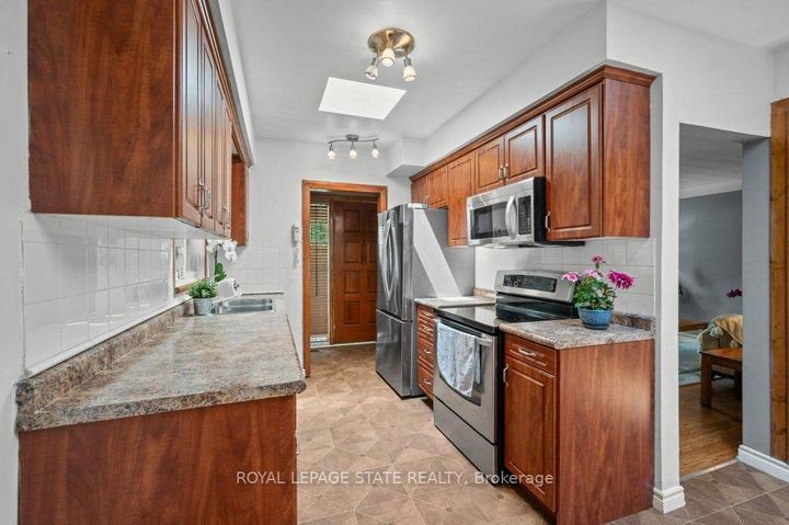 Photo 12 at 109 West 31st Street, Westcliffe, Hamilton