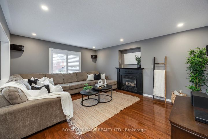 Photo 5 at 1545 Arborwood Drive, Taunton, Oshawa
