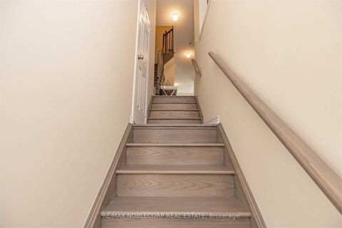 Photo 3 at 144 Sunset Terrace, Vellore Village, Vaughan