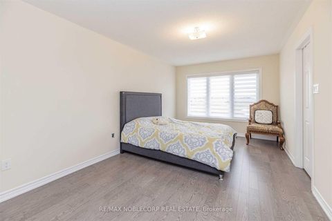 Photo 15 at 144 Sunset Terrace, Vellore Village, Vaughan