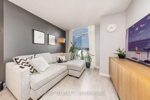 Photo 11 at 1510 - 212 Eglinton Avenue E, Mount Pleasant West, Toronto