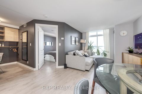 Photo 13 at 1510 - 212 Eglinton Avenue E, Mount Pleasant West, Toronto