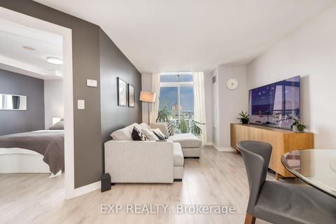 Photo 14 at 1510 - 212 Eglinton Avenue E, Mount Pleasant West, Toronto