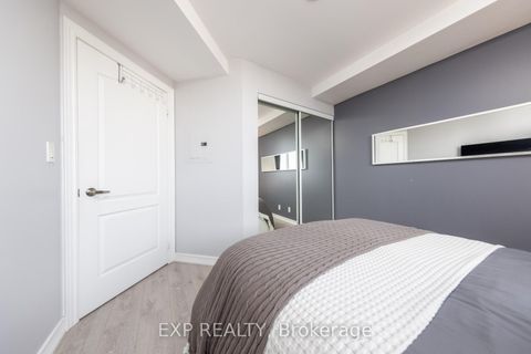 Photo 18 at 1510 - 212 Eglinton Avenue E, Mount Pleasant West, Toronto
