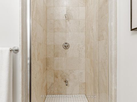 Photo 16 at 802 - 2662 Bloor Street W, Kingsway South, Toronto