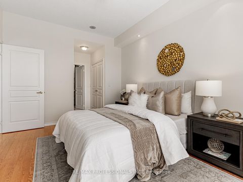 Photo 22 at 802 - 2662 Bloor Street W, Kingsway South, Toronto