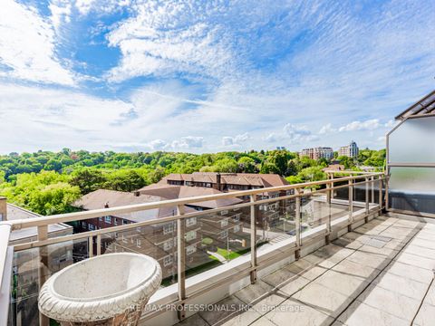 Photo 29 at 802 - 2662 Bloor Street W, Kingsway South, Toronto