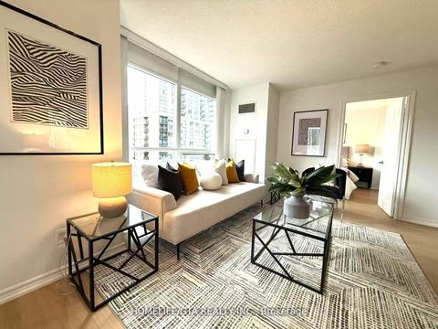 Photo 1 at 1509 - 761 Bay Street, Bay Street Corridor, Toronto