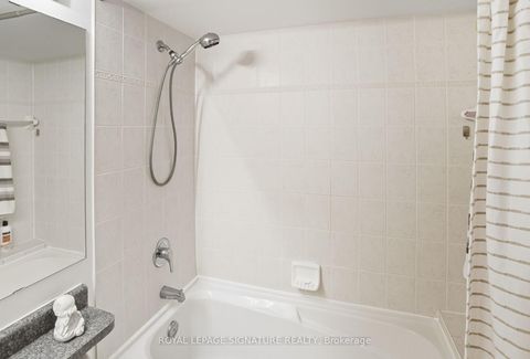 Photo 13 at 402 - 935 Sheppard Avenue W, Clanton Park, Toronto