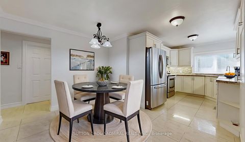 Photo 6 at 2 Newman Avenue, Oak Ridges Lake Wilcox, Richmond Hill