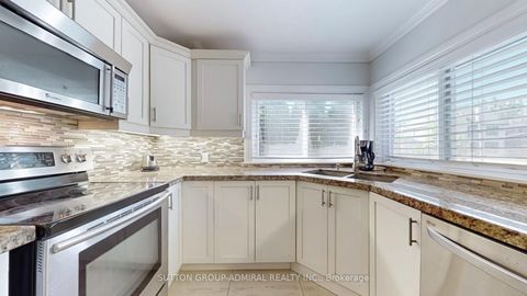 Photo 10 at 2 Newman Avenue, Oak Ridges Lake Wilcox, Richmond Hill