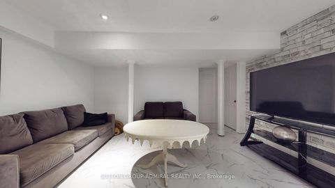 Photo 18 at 2 Newman Avenue, Oak Ridges Lake Wilcox, Richmond Hill