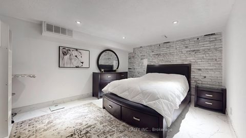 Photo 25 at 2 Newman Avenue, Oak Ridges Lake Wilcox, Richmond Hill