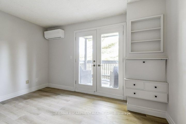 Photo 14 at 107 - 2020 Cleaver Avenue, Headon, Burlington