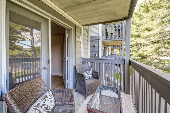 Photo 16 at 107 - 2020 Cleaver Avenue, Headon, Burlington