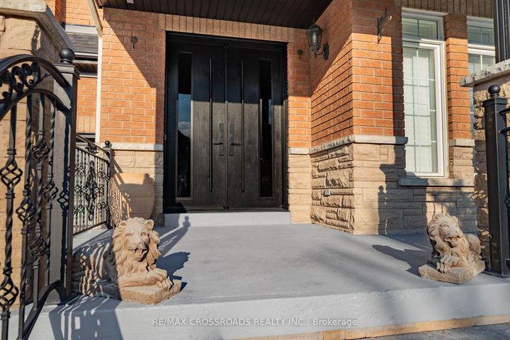 Photo 2 at 213 Riverwalk Drive, Box Grove, Markham