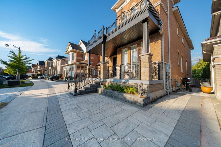 Photo 3 at 213 Riverwalk Drive, Box Grove, Markham