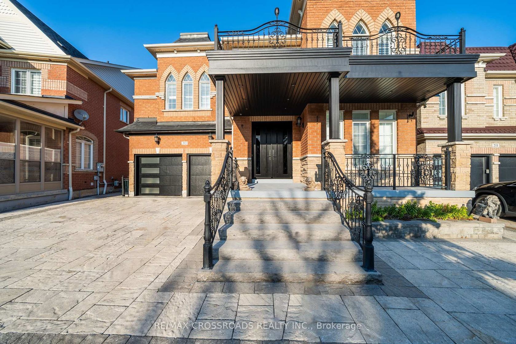 213 Riverwalk Drive, Box Grove, Markham 2