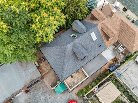 Photo 2 at 377 Lansdowne Avenue, Dufferin Grove, Toronto