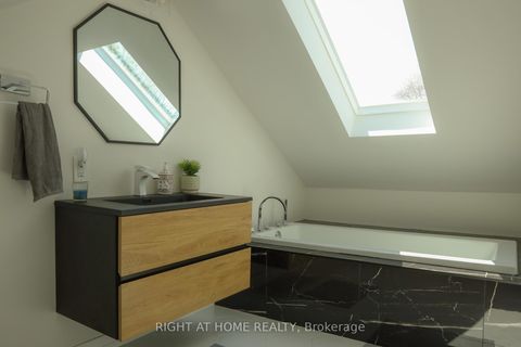 Photo 29 at 377 Lansdowne Avenue, Dufferin Grove, Toronto