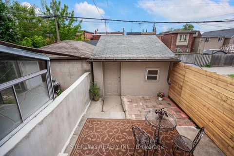 Photo 35 at 13 Auburn Avenue, Davenport, Toronto