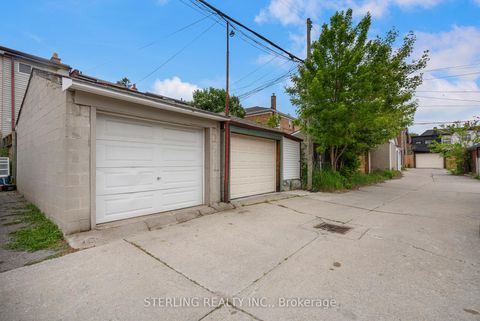 Photo 37 at 13 Auburn Avenue, Davenport, Toronto