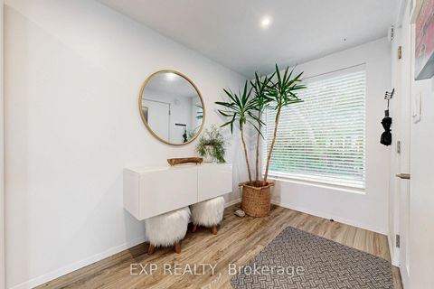 Photo 5 at 2 - 7 Brimley Road S, Cliffcrest, Toronto