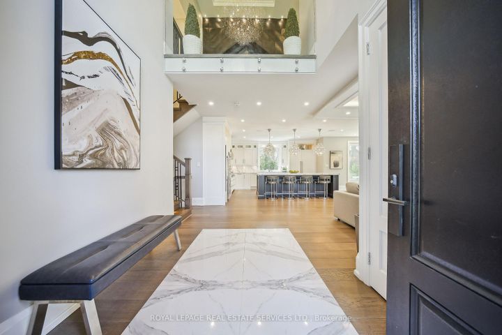 Photo 5 at 1489 Rogerswood Court, Lorne Park, Mississauga
