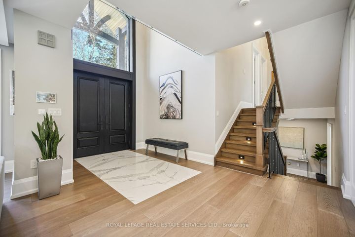 Photo 6 at 1489 Rogerswood Court, Lorne Park, Mississauga