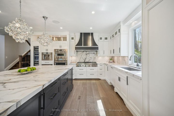Photo 9 at 1489 Rogerswood Court, Lorne Park, Mississauga