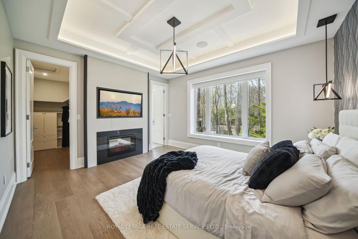 Photo 26 at 1489 Rogerswood Court, Lorne Park, Mississauga