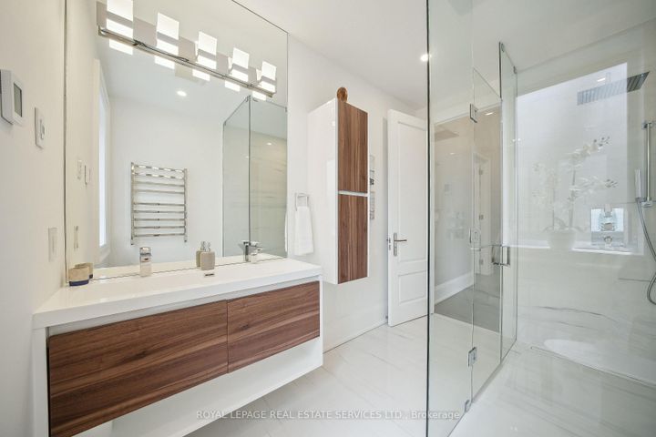 Photo 31 at 1489 Rogerswood Court, Lorne Park, Mississauga