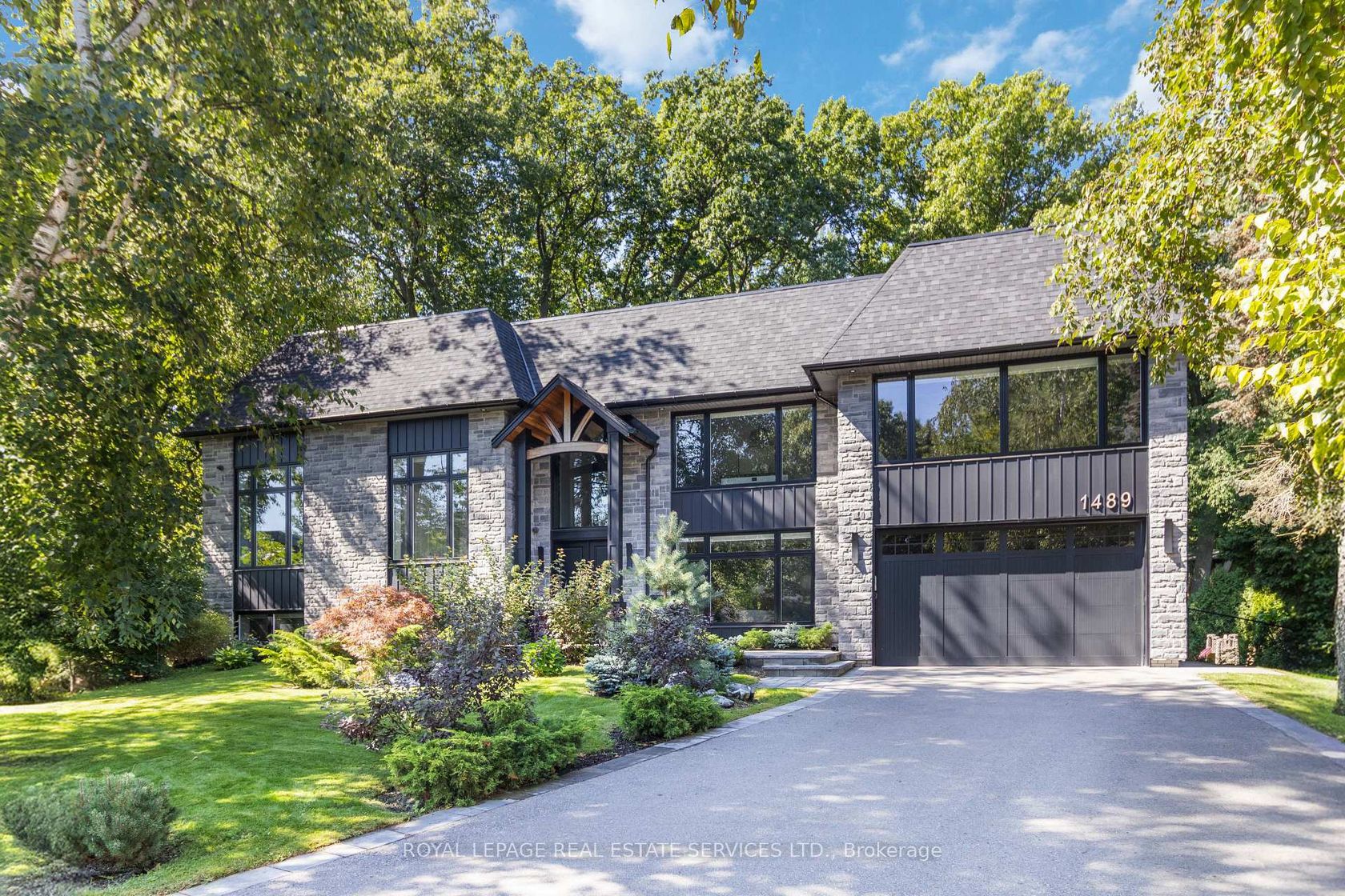 1489 Rogerswood Court, Lorne Park, Mississauga 2