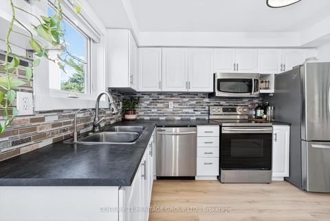 Photo 10 at 112 Sandfield Drive, Aurora Highlands, Aurora
